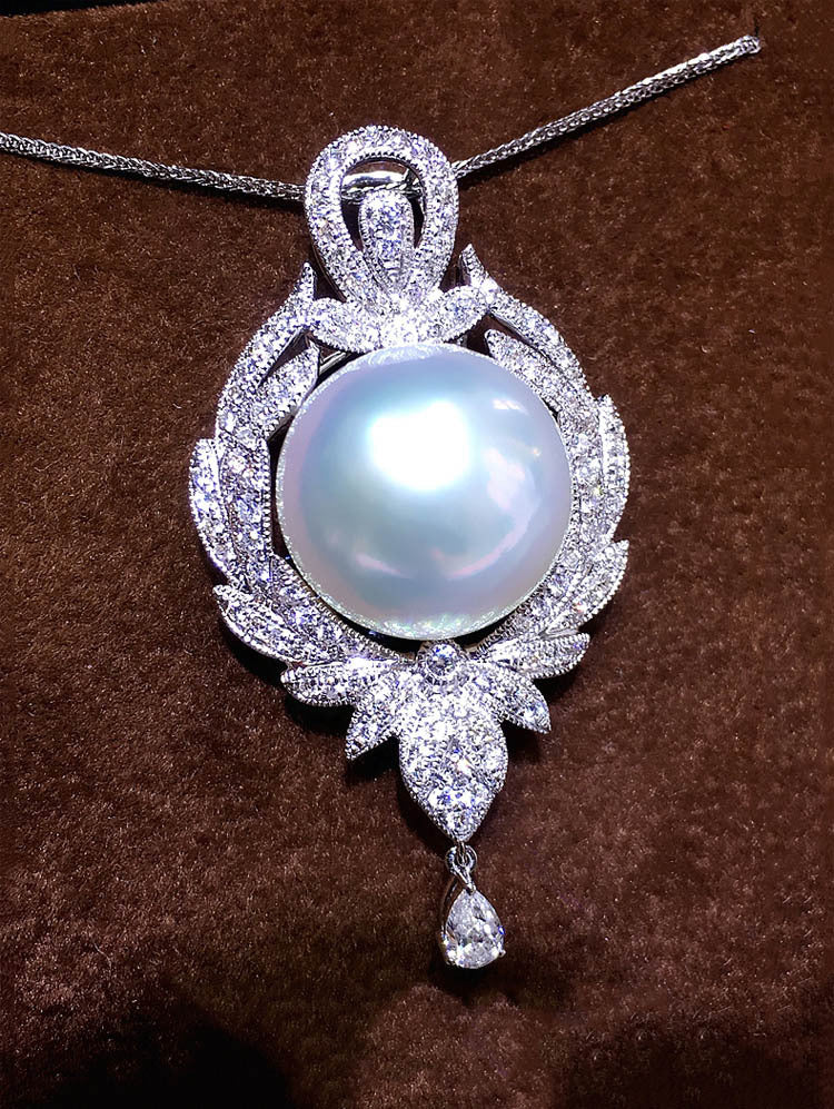 Women's Luxury Imitation Pearl Full Inlaid Synthetic Shell Pearls Pendant