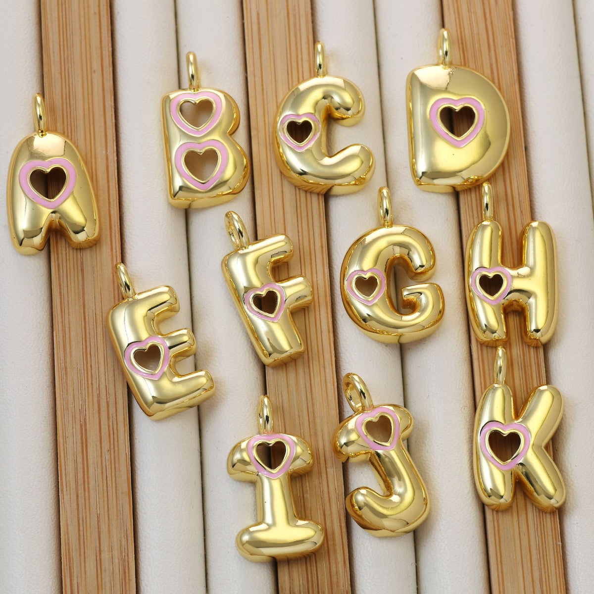 Xi English Letter Gold Simple Heart-shaped Pendant