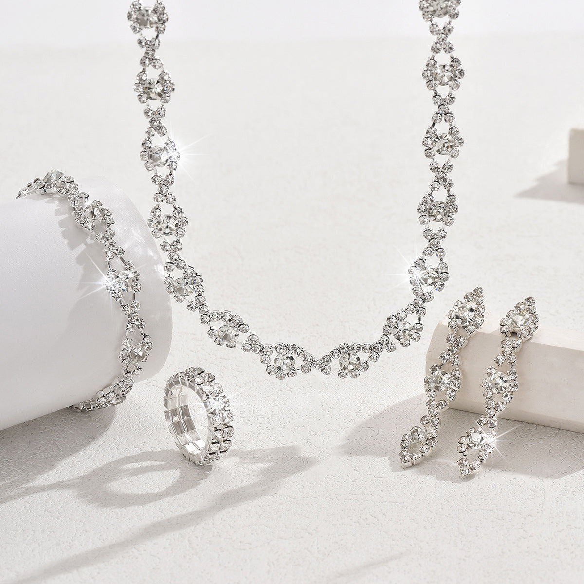 Rhinestone Twist Geometric Fashion Sweet High-grade Jewelry Set