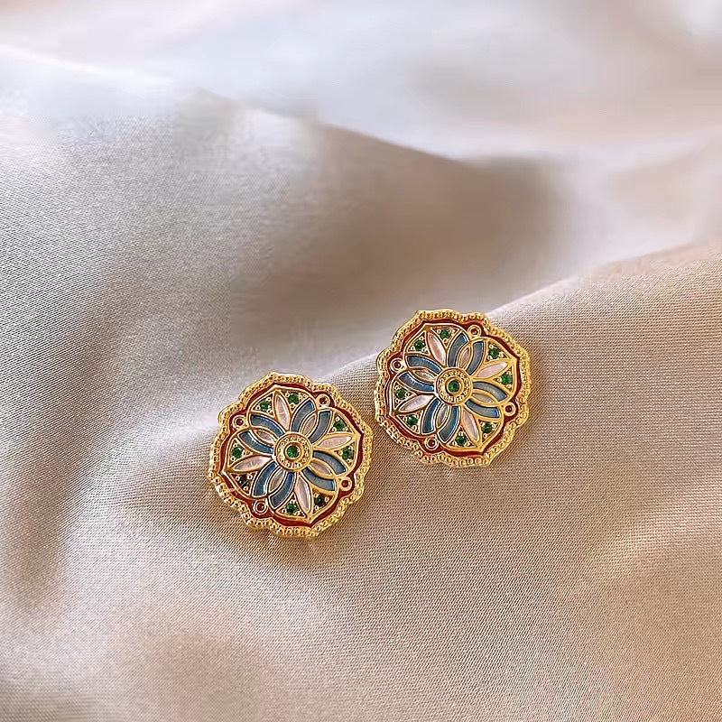 Jardin Monet Blue Glaze Flowers Pipa Pearl Chinese Retro Light Stud Earrings