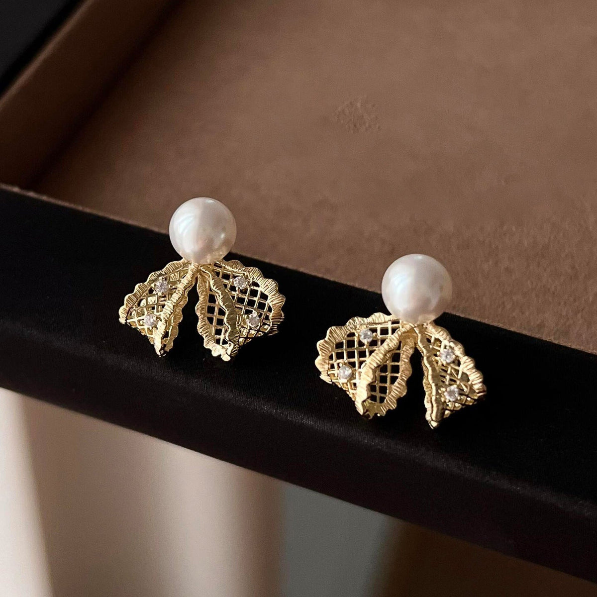 Gentle Lace Pearl Bow Niche Exquisite Fairy Style Light Earrings