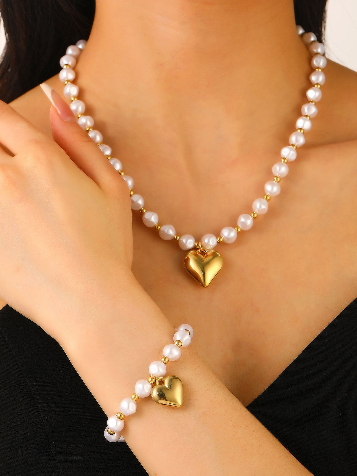 Pearl Female Style Creative Design V-shaped Jewelry Set