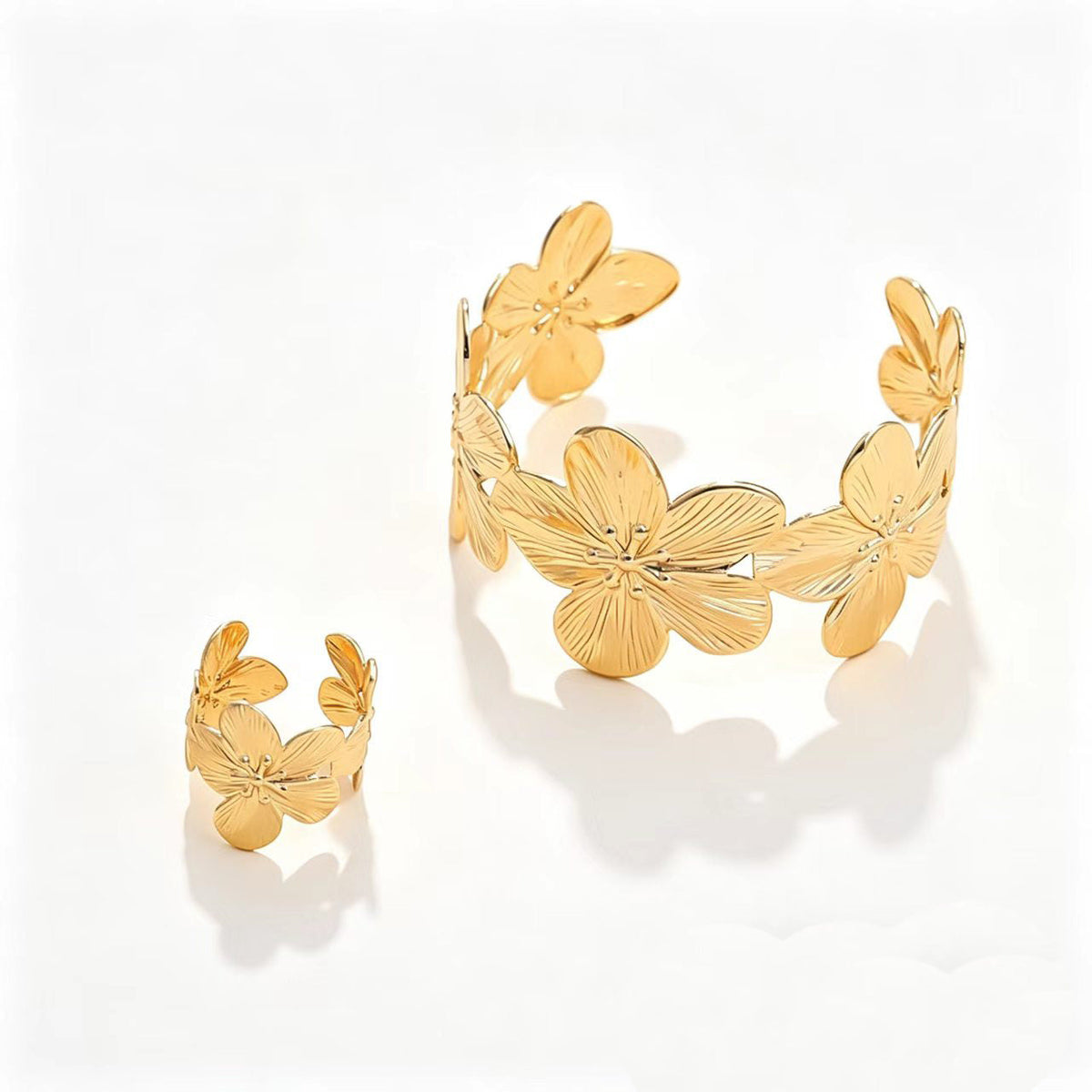 Light Luxury Golden Flower Suite Niche Earrings