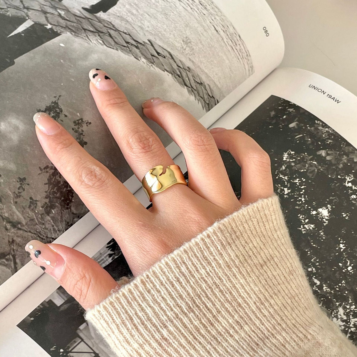 Women's Wave Temperament Personalized Cold Design Sense Rings