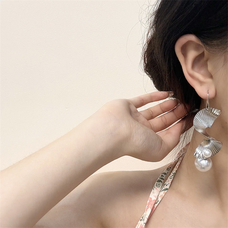 Style Wave Fan-shaped Pearl Tassel Eardrops Retro Affordable Luxury Metal Earrings
