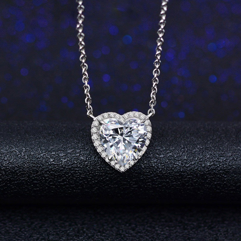 With Hearts Inlaid Zircon Advanced High Light Luxury Clavicle Necklace