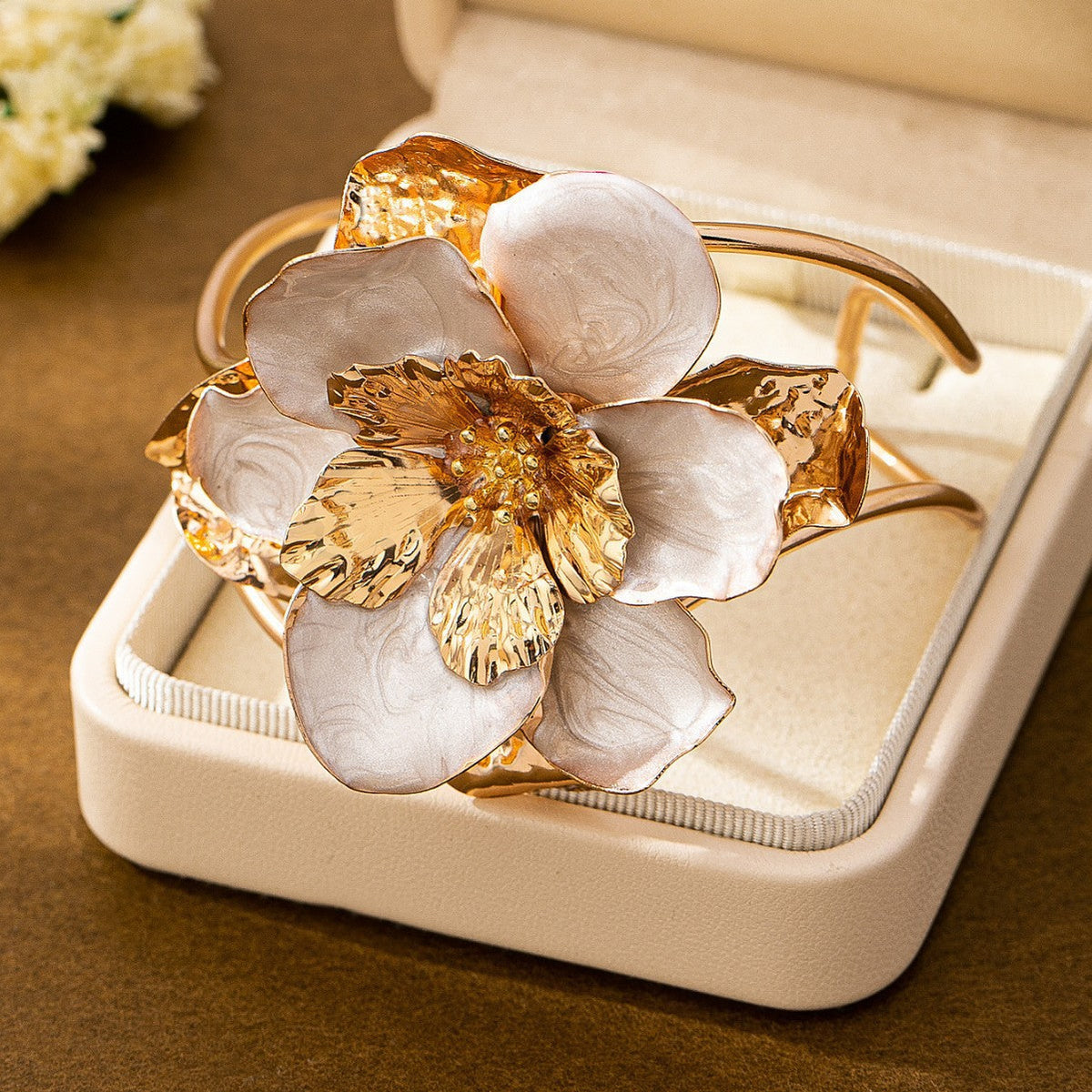 Sweet Charm Trend Cold Wind Exaggerated Big Fashion Flower Personality Earrings