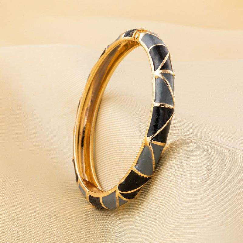Old Tourist Souvenir Enamel Color Fine Bracelet