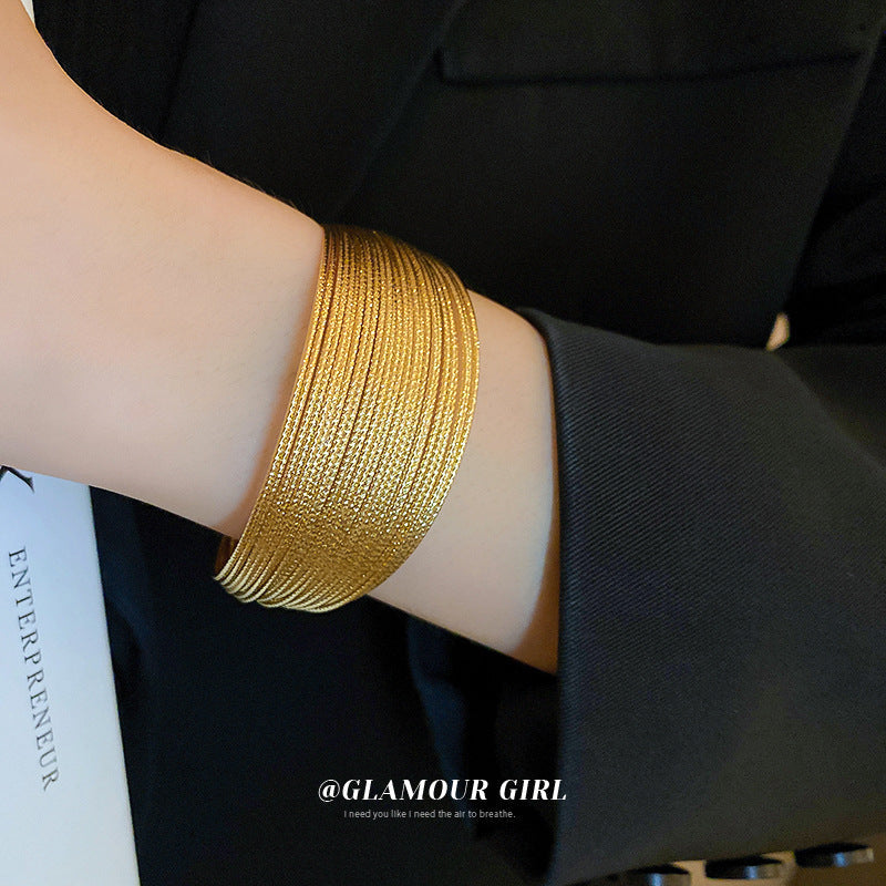 Women's Real Gold Electroplated Open-ended High Profile Fashion Affordable Luxury Bracelet