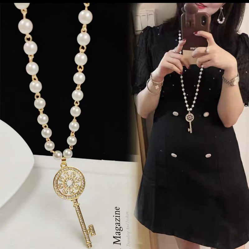 Women's Pearl Sweater Chain Long Design Niche Necklaces