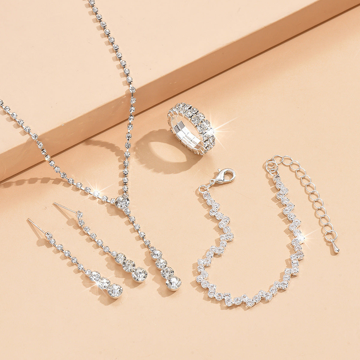 Women's Fashion Light Luxury Zircon Clavicle Chain Design Rhinestone Necklaces
