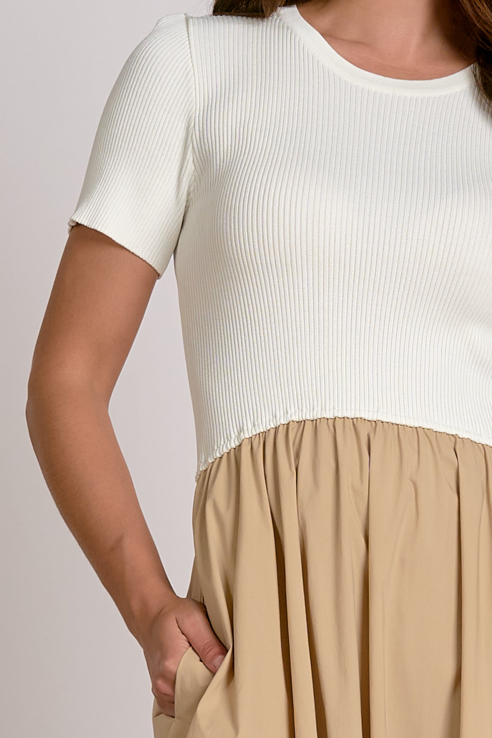 Riley Dress White Tan