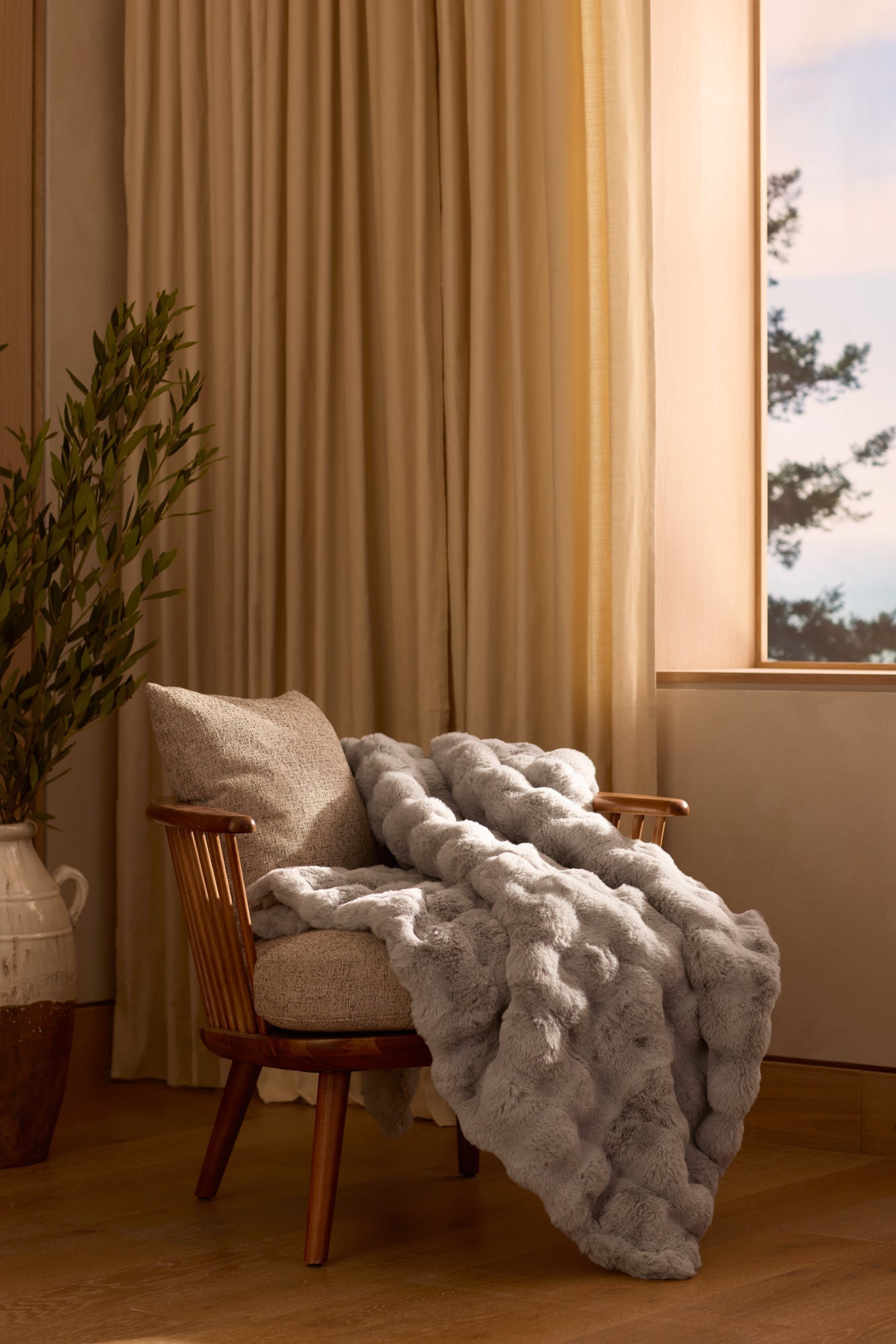 Bubble Cuddle Blanket by Cozy Earth at Shirley Shoppe