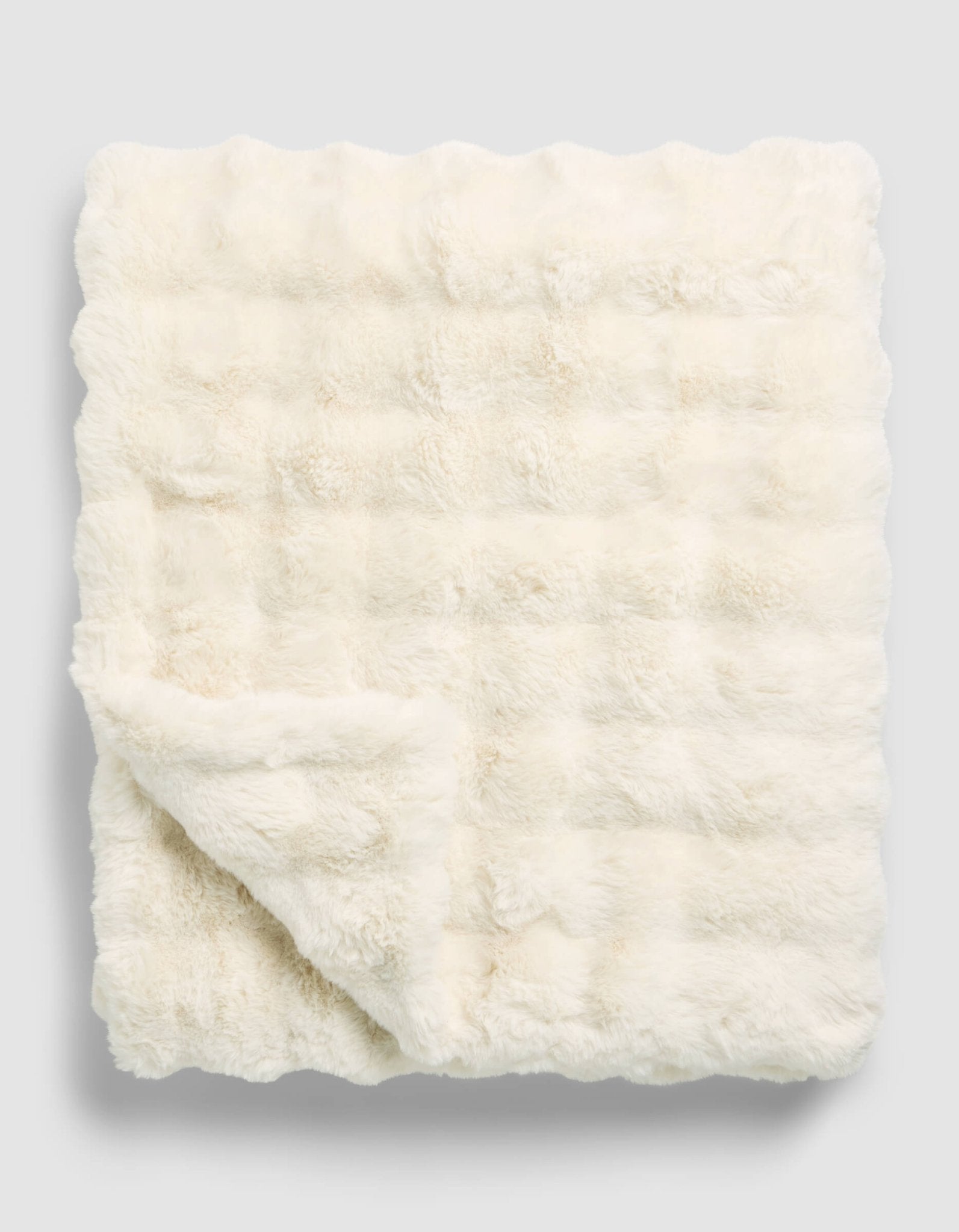 Bubble Cuddle Blanket by Cozy Earth at Shirley Shoppe