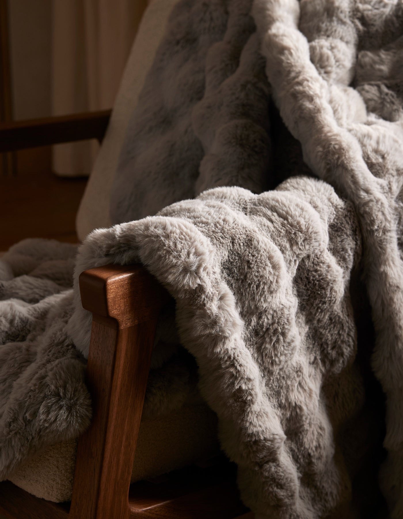Bubble Cuddle Blanket by Cozy Earth at Shirley Shoppe