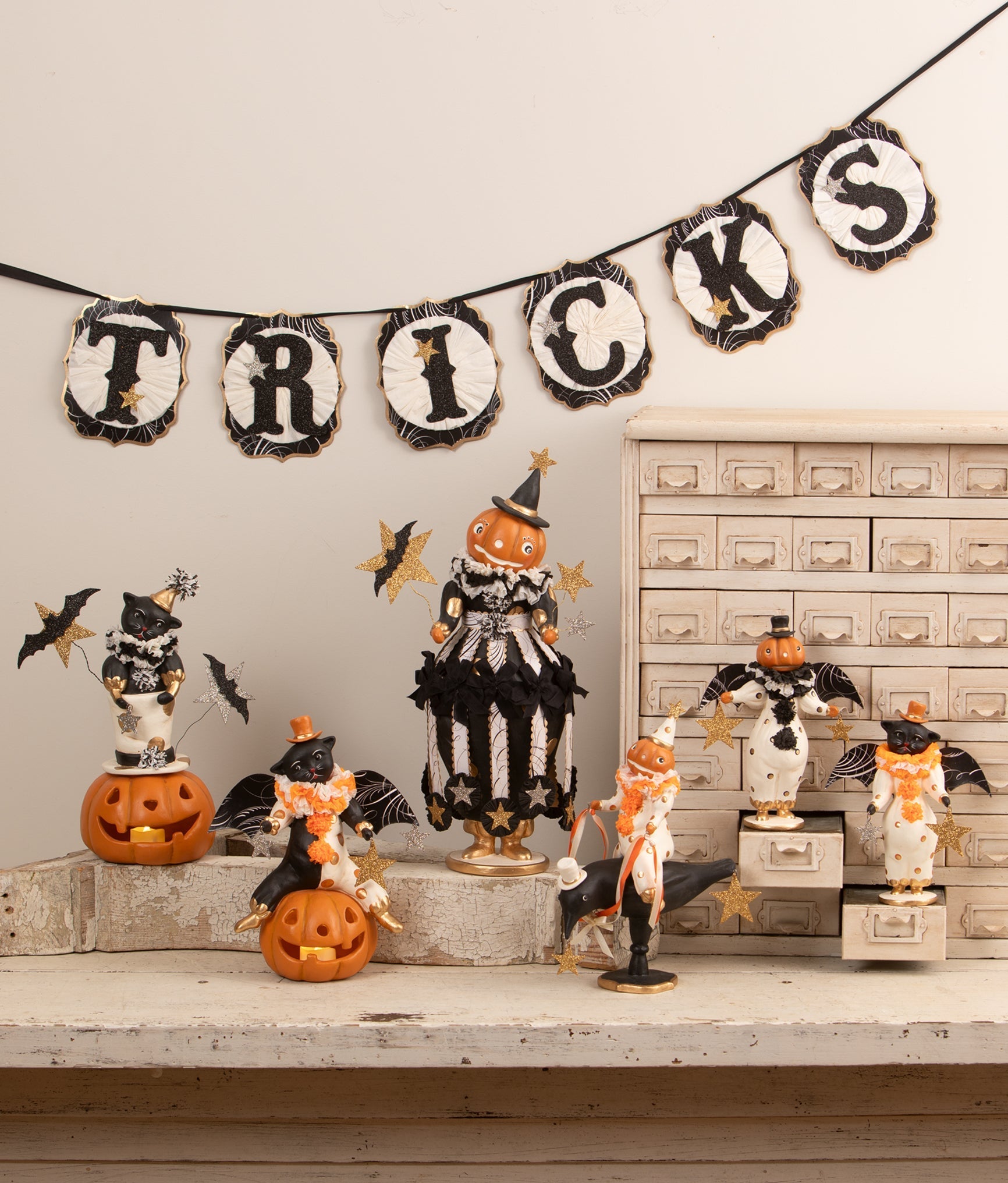 Clowning Cat on Jack | Halloween Decor | Bethany Lowe by Quirks! at Shirley Shoppe