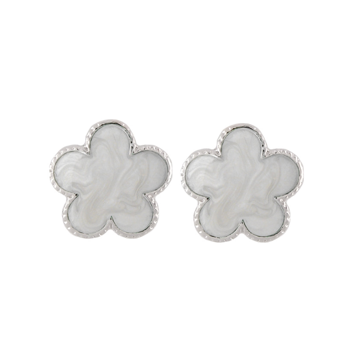 Post Earrings With Daisy Design