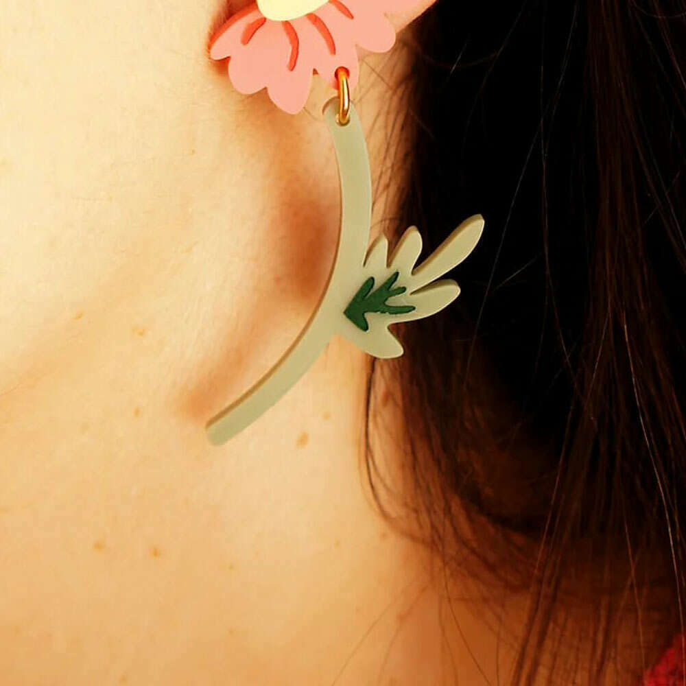 Flower Earrings by Laliblue