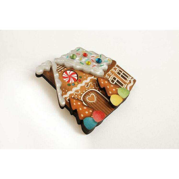 Gingerbread House Brooch by Laliblue