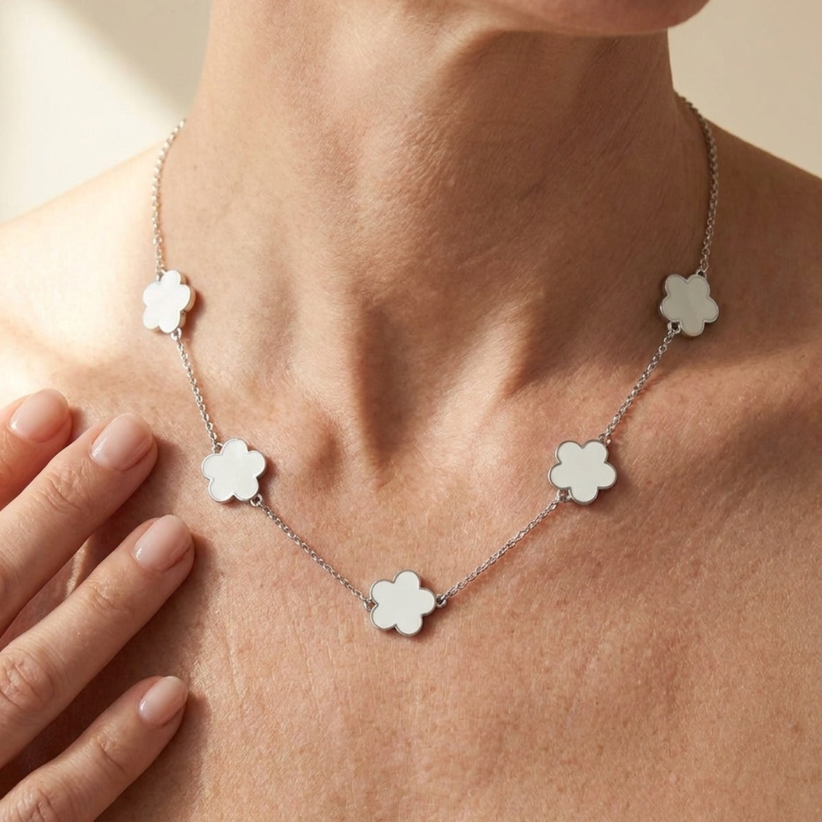 Daisy Love Necklace — Flower Collar