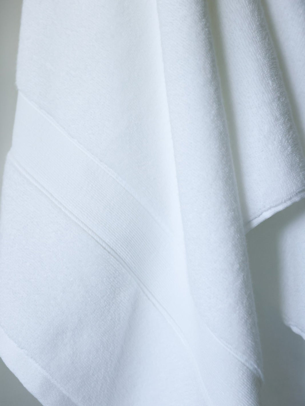 Luxe Bath Towels by Cozy Earth at Shirley Shoppe