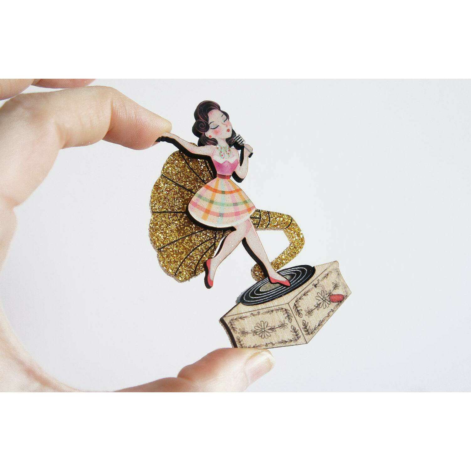 Pin Up Singer w/ Victrola Brooch by Laliblue