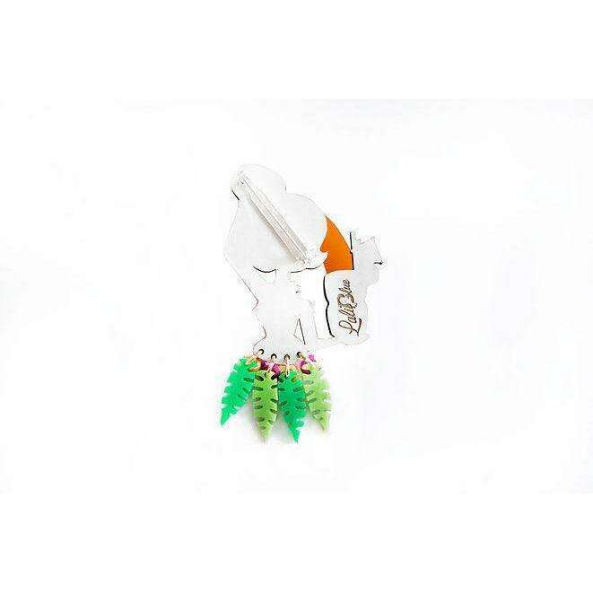 Tiki Waitress Brooch by Laliblue