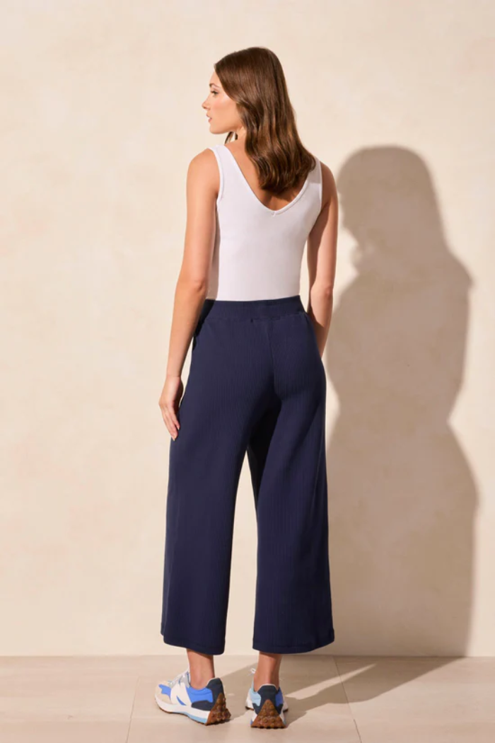 Textured Knit Pull-On Capri