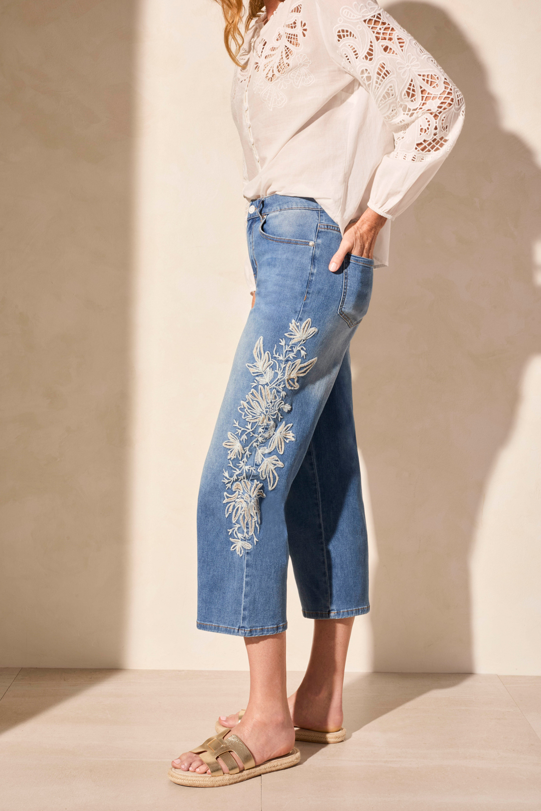 Audrey Girlfriend Crop Jeans w/ Embroider