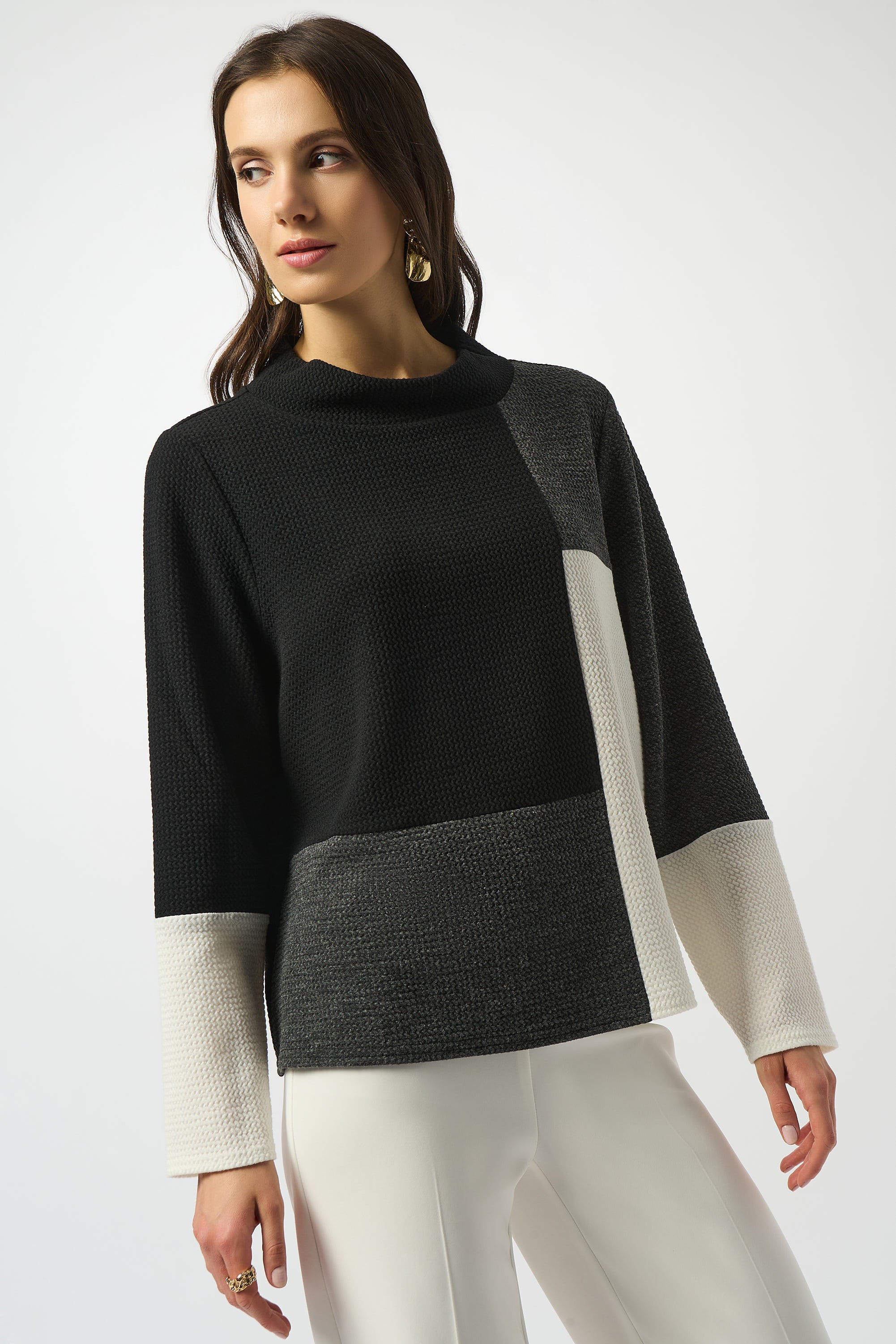 Color-blocked High Neck Pullover
