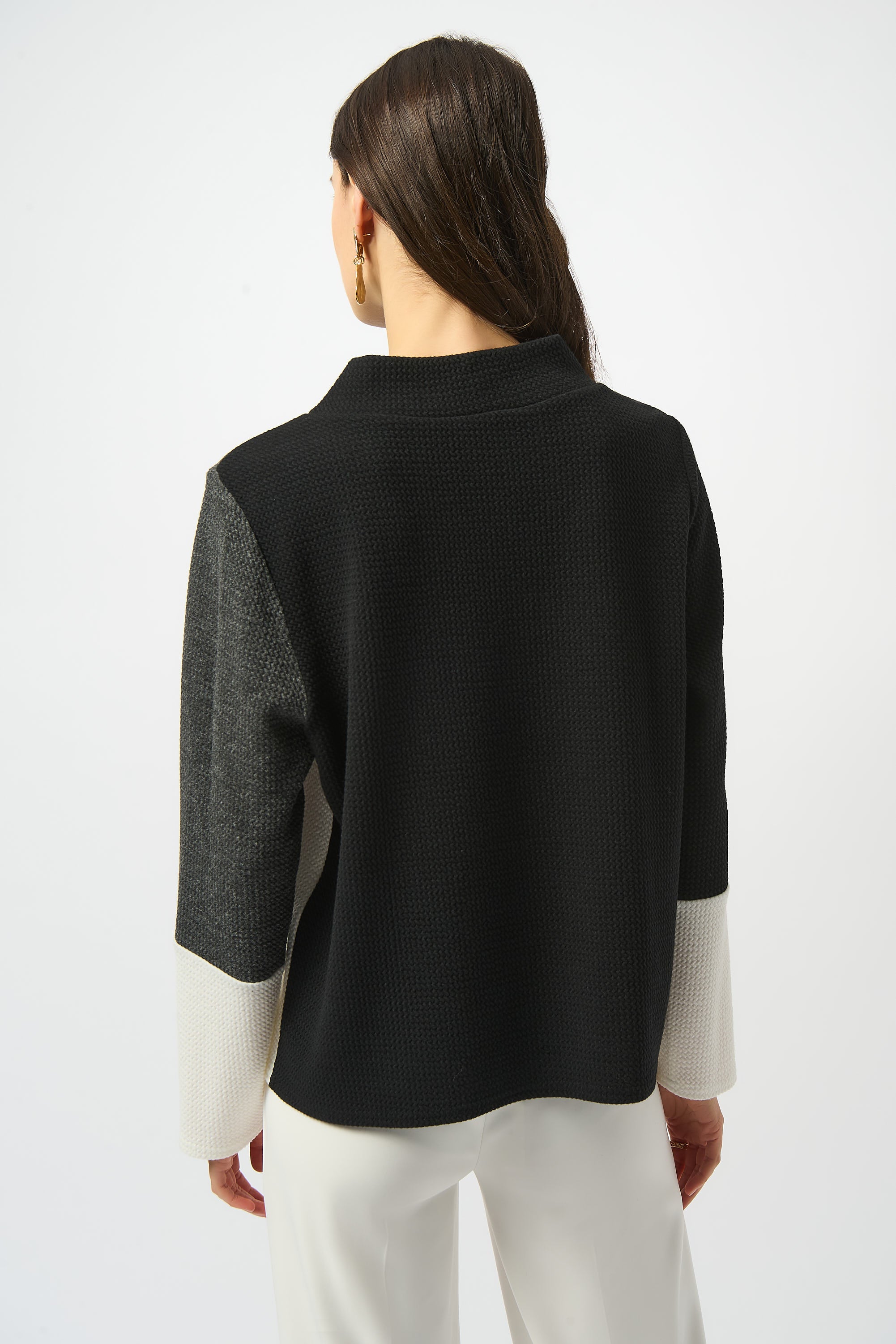 Color-blocked High Neck Pullover