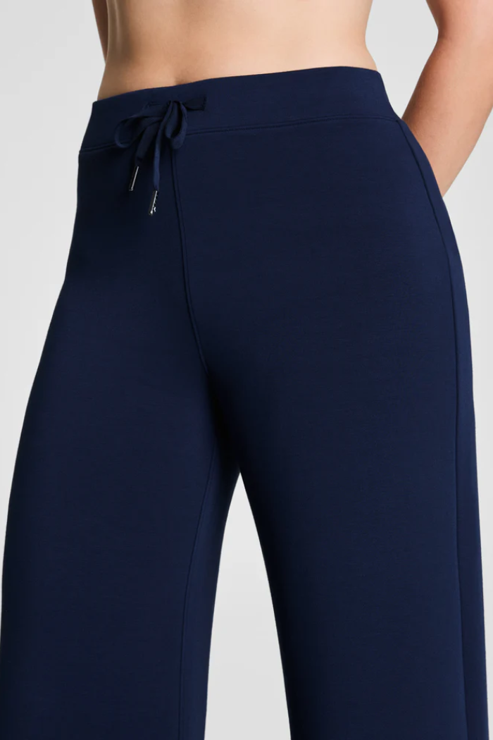 Airessentials Wide Leg Pant