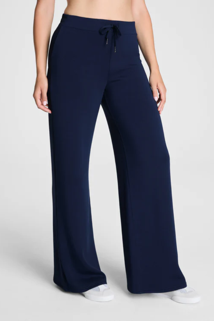 AirEssentials Wide Leg Pant