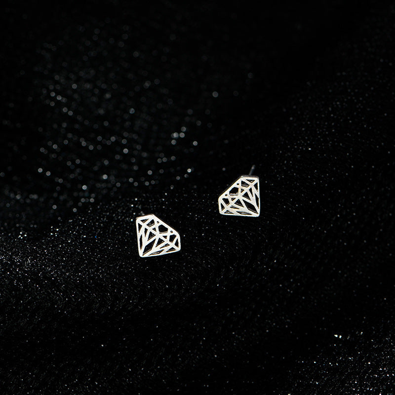 Women's Simple Sweet Cutout Ear Affordable Luxury Fashion Style Korean Niche Stud Earrings