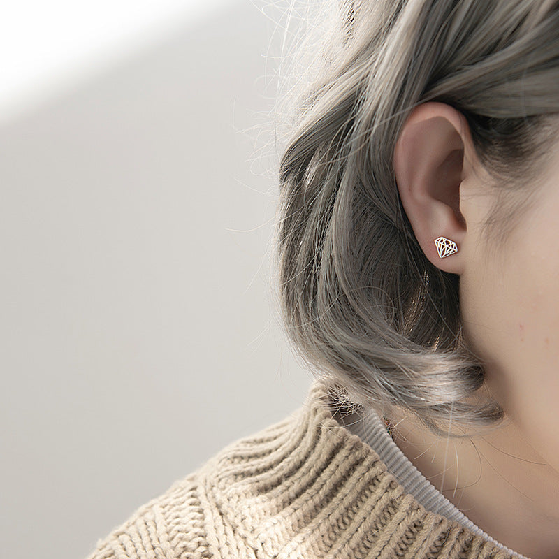 Women's Simple Sweet Cutout Ear Affordable Luxury Fashion Style Korean Niche Stud Earrings