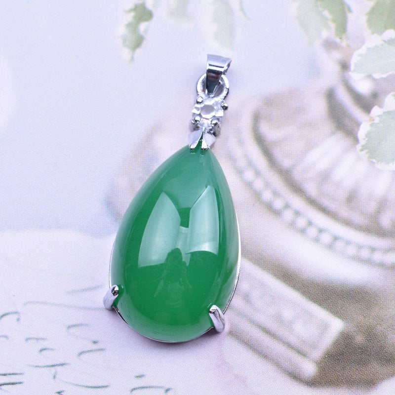 Ethnic Red Green Water Drop Chalcedony Surrounding Diamond Pendant