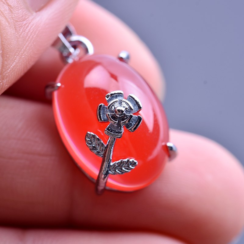 Ethnic Red Green Water Drop Chalcedony Surrounding Diamond Pendant