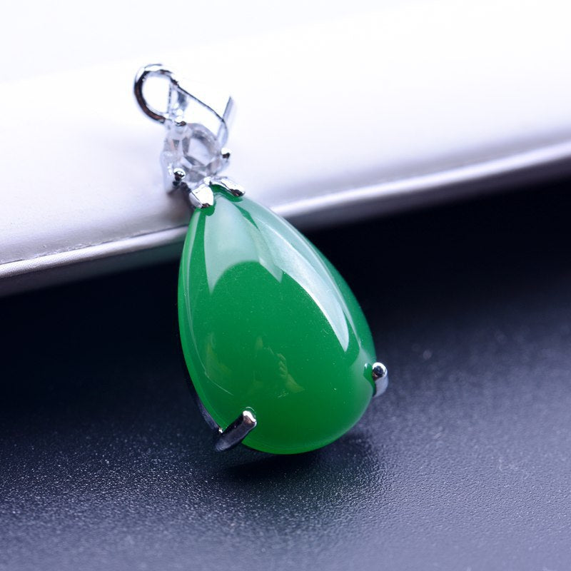 Ethnic Red Green Water Drop Chalcedony Surrounding Diamond Pendant