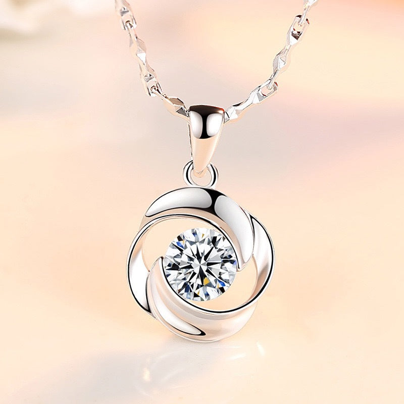 Women's Clover Rotating Rose Diamond Inlaid Clavicle Chain Pendants