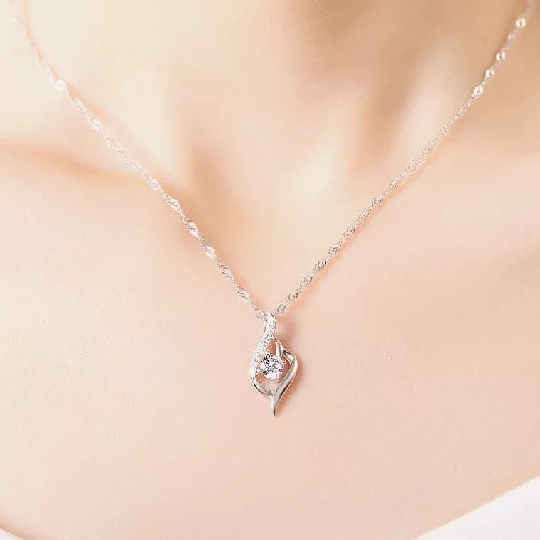 Soft Fashion Inlaid Love Zircon Female Plated Necklaces