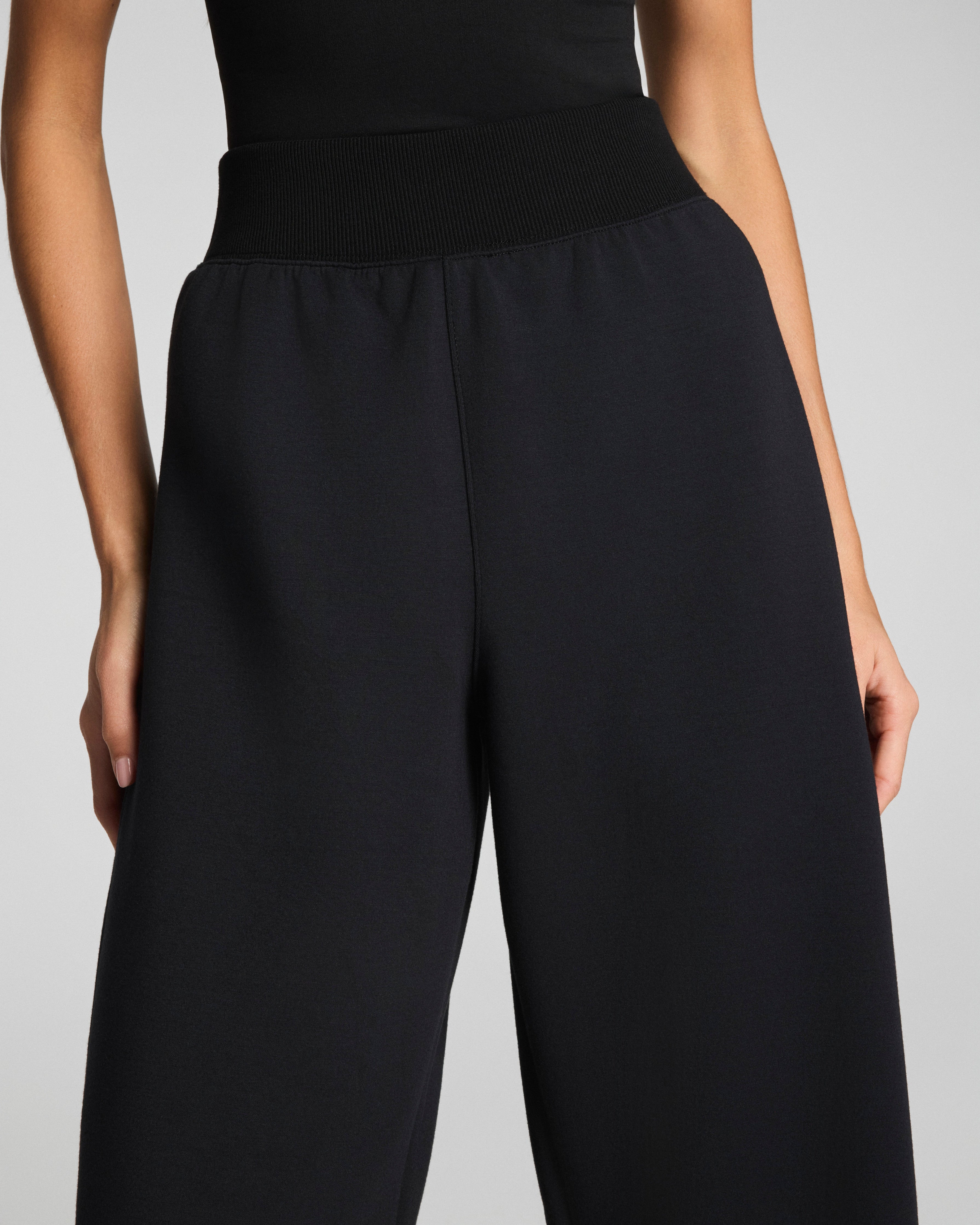 SPANX AirEssentials® Luxe Barrel Leg Pant | Very Black
