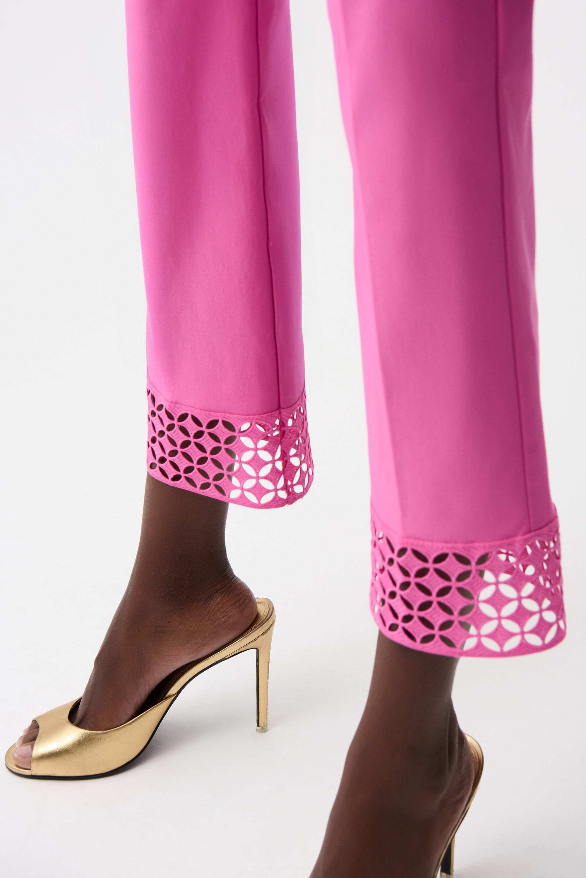 Joseph Ribkoff Pull-On Crop Pants With Guipure Detail Style 261159