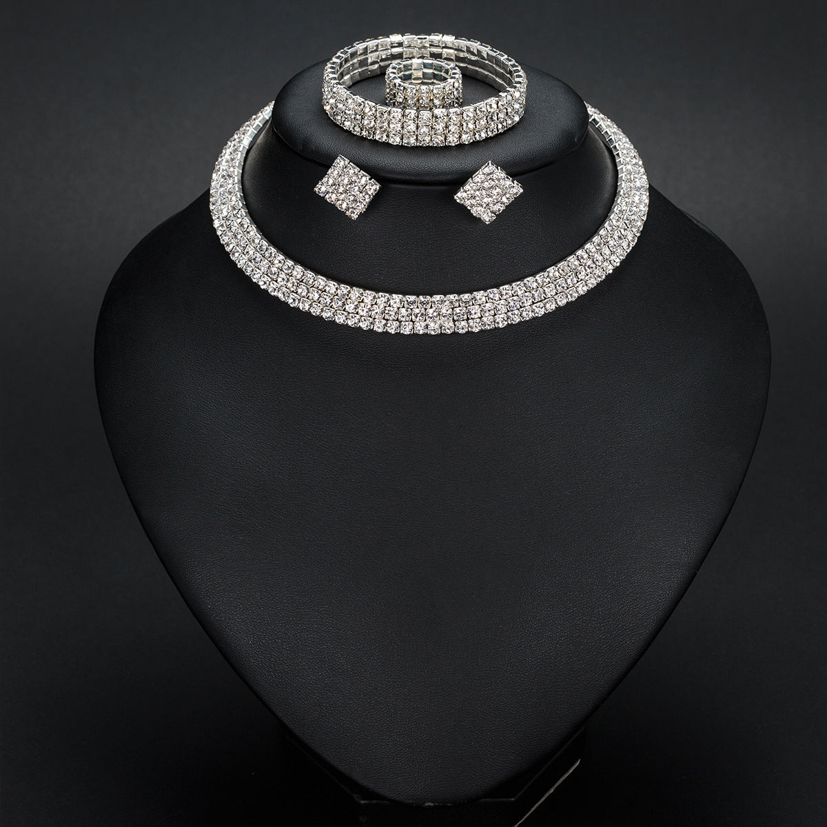 Trendy Fashion Hollow Jeweled Collar Pattern Jewelry Set