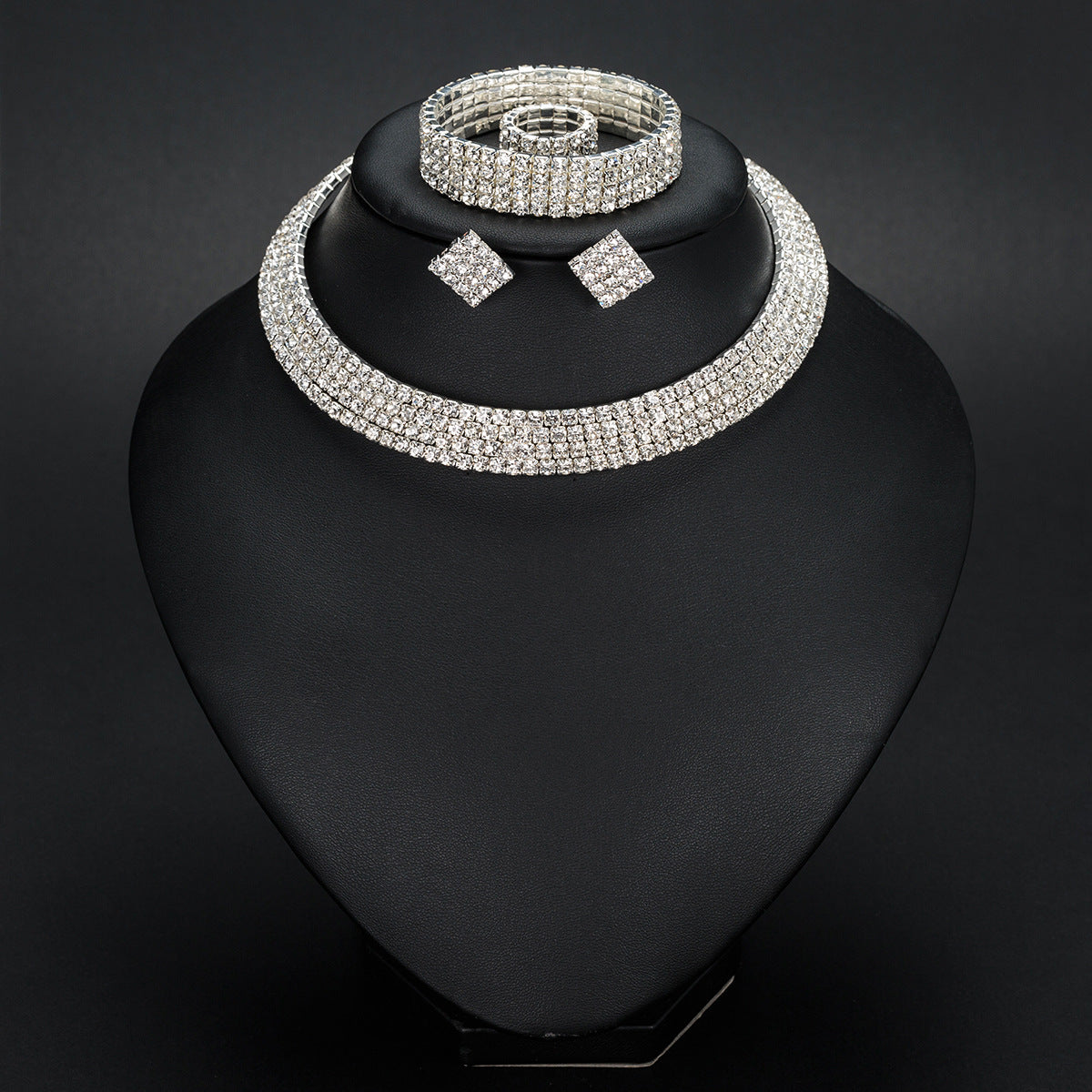 Trendy Fashion Hollow Jeweled Collar Pattern Jewelry Set