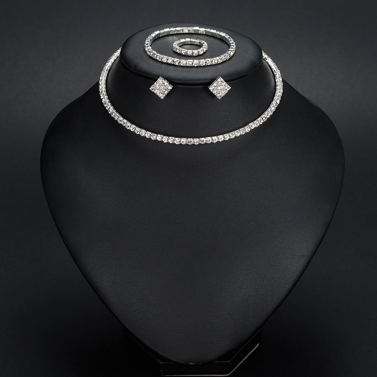 Trendy Fashion Hollow Jeweled Collar Pattern Jewelry Set