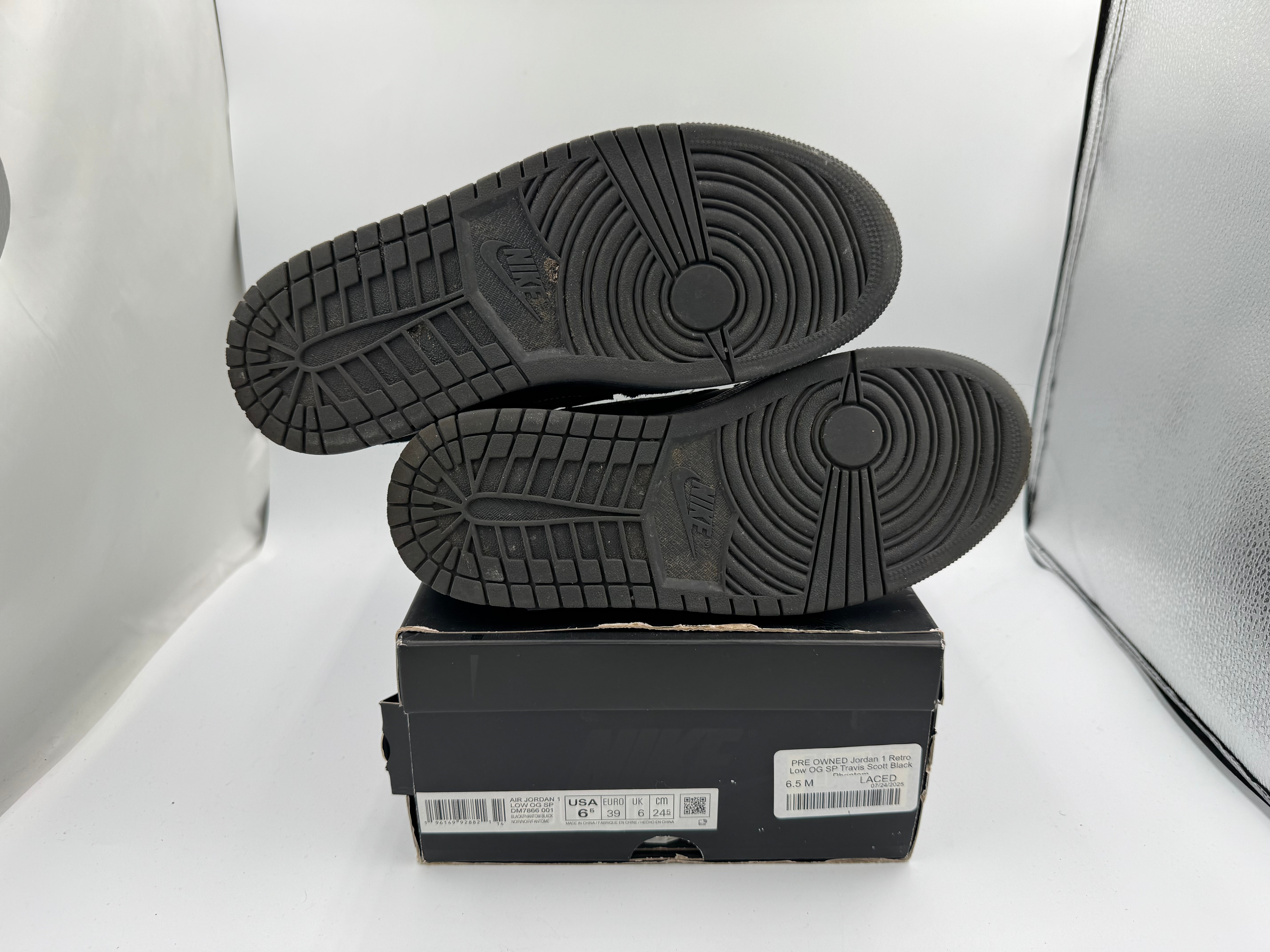 PRE OWNED Jordan 1 Retro Low OG SP Travis Scott Black Phantom