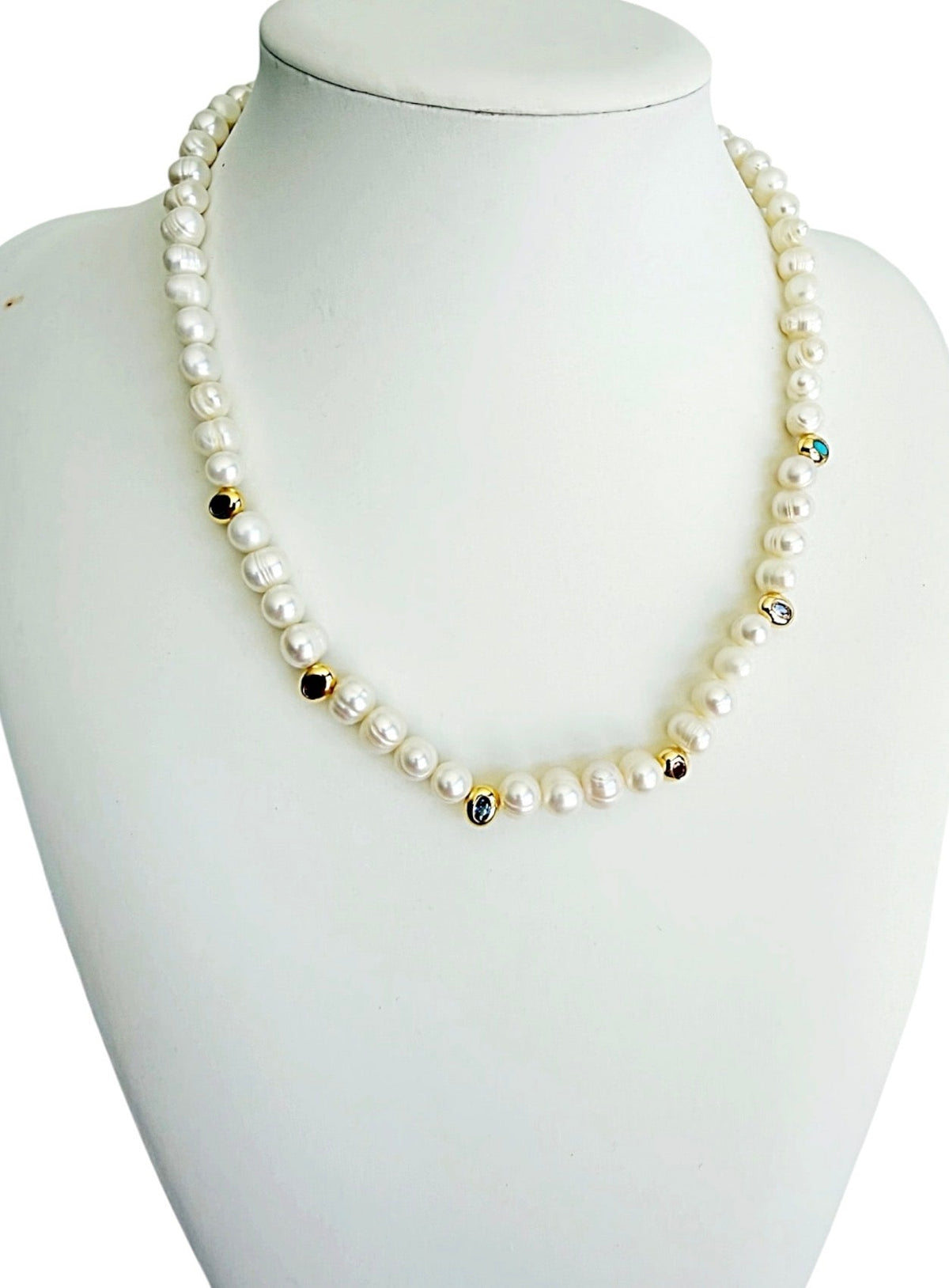 Caroline pearl necklace
