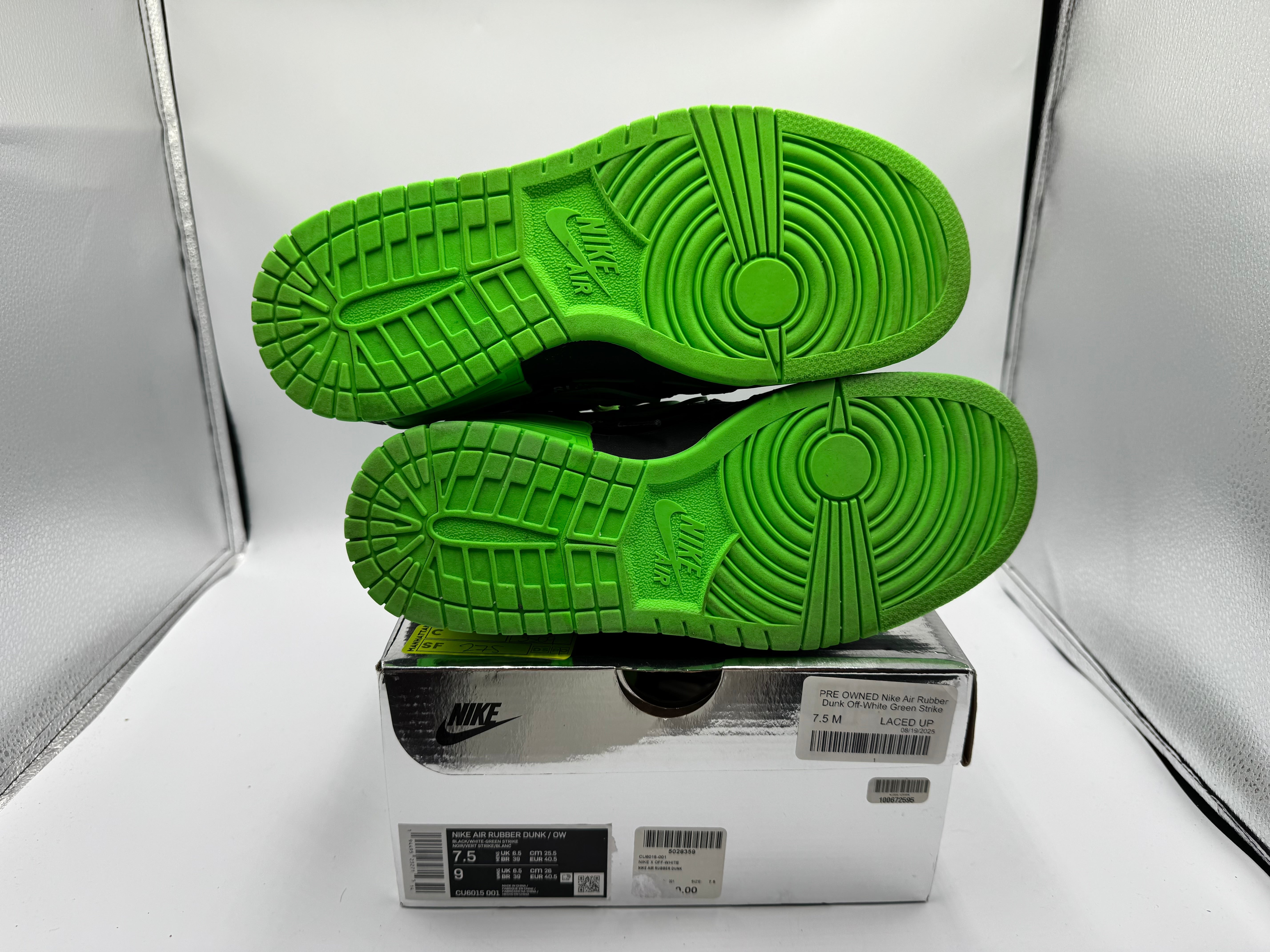 PRE OWNED Nike Air Rubber Dunk Off-White Green Strike