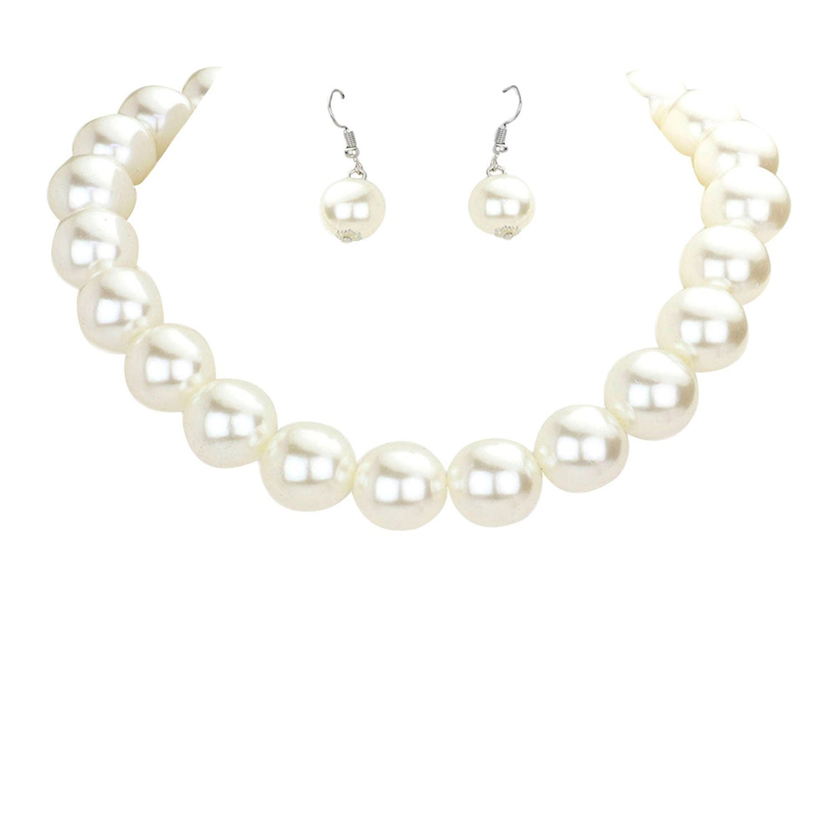 Oversized Pearl Necklace