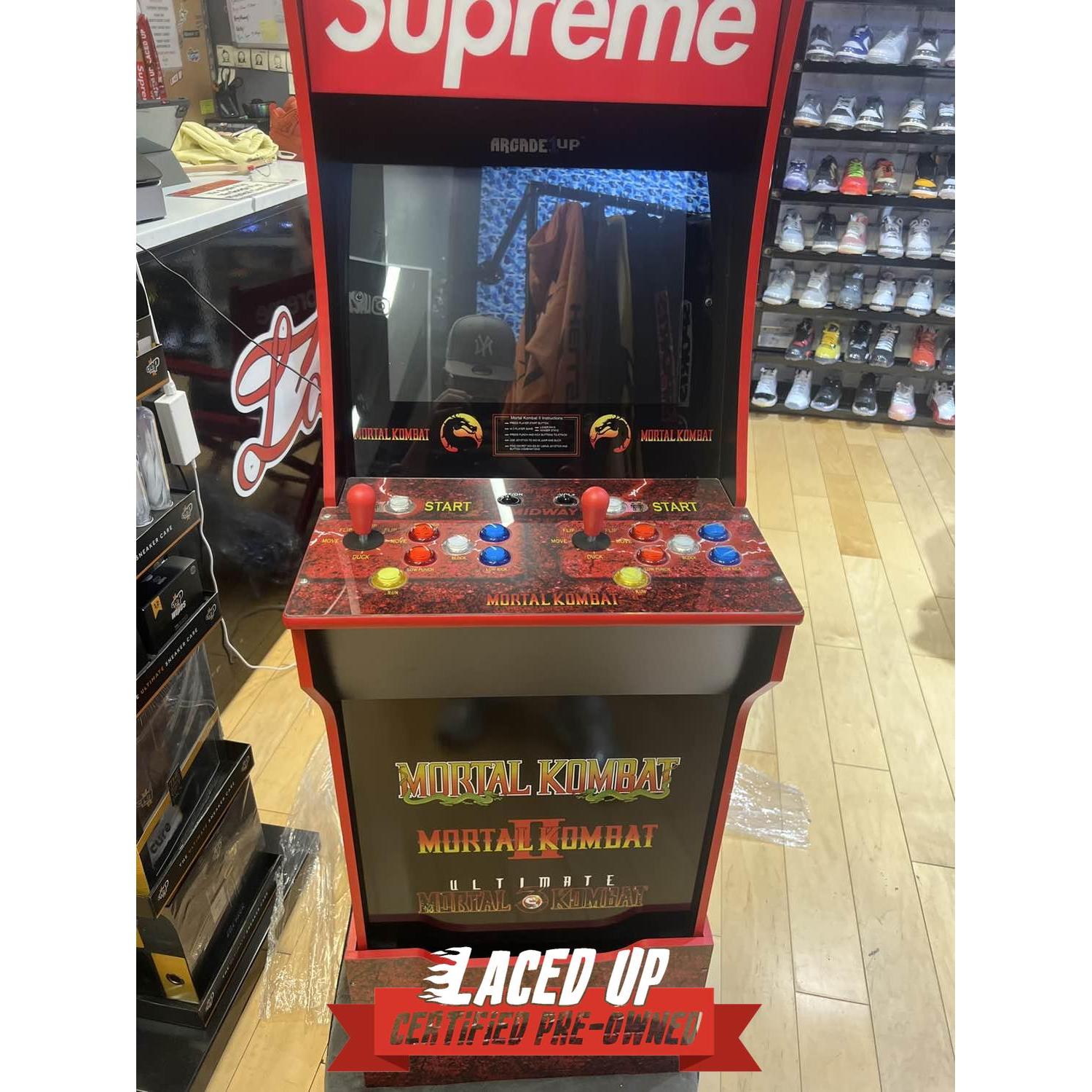 PRE OWNED Mortal Kombat Supreme arcarde